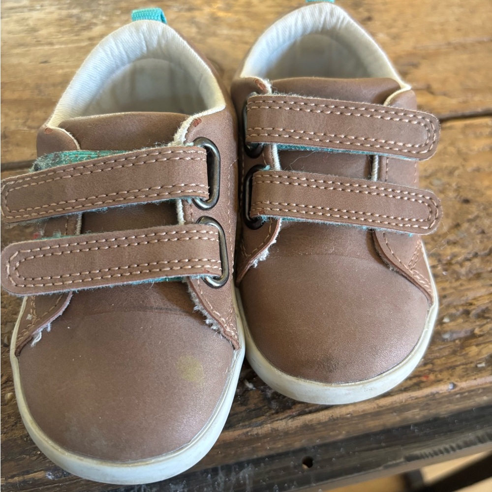 Ten Little size 6.5 sneaker
